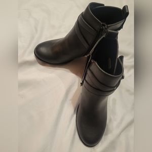 Denver Hayes Ankle Boots